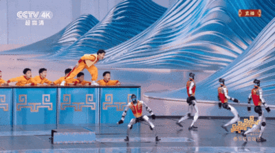 春晚直播倒放了？“人机大战” 看懵网友：太燃了！