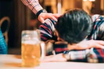 “醒酒饮料”一瓶快速解酒？专家辟谣：假的