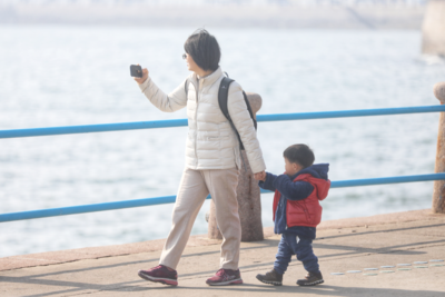 青岛今天晴转多云，市区最高气温7℃，最低气温4℃