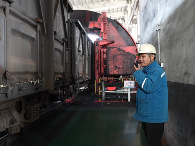 新春走基层丨一马当先 奋楫守岁人