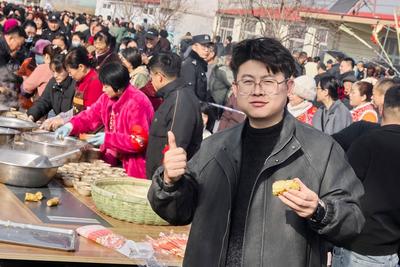 即墨：乡村“闹年”会 农产品上线