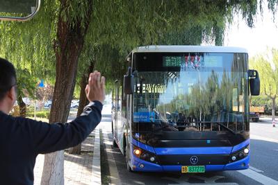 城阳巴士今年线网优化再发力：计划调整10条线路，试点“短途预约公交”