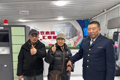 冬日里的暖心守护！青岛巴士驾驶员传递城市温度