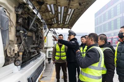 隱患排查、整治交通違法、強(qiáng)化文明引導(dǎo)……青島公安交管啟動(dòng)春運(yùn)護(hù)航行動(dòng)