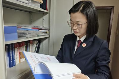 “青岛榜样”刘凌云：一名检察官的三次“看见”