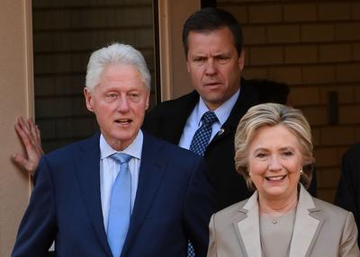 克林顿夫妇要求就爱泼斯坦案公开作证
