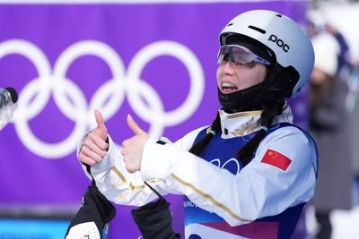 邵琪、孔凡钰、徐梦桃、陈梅婷晋级自由式滑雪女子空中技巧决赛