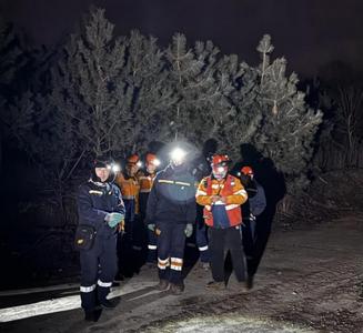 新春走基层｜高铁“夜行侠”，隧道之巅守护春运回家路