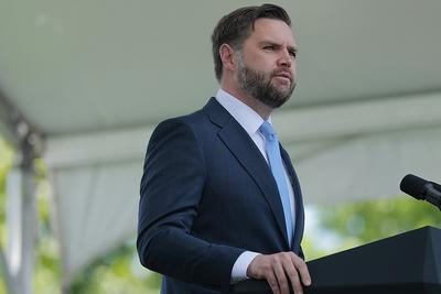 美副总统：美伊谈判“在某些方面进展顺利”