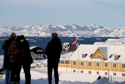 丹麦军方将一名美国潜艇艇员运至格陵兰岛就医