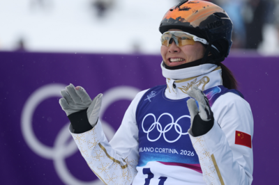 加油！中国空中技巧混团进入决赛第2轮