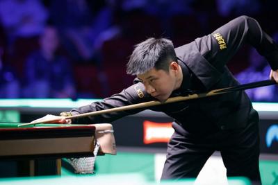 赵心童背靠背夺冠，排名升至世界第五，创生涯新高