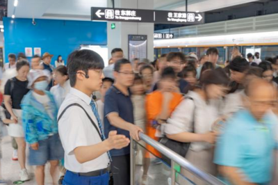 单日客运量10次超200万人次！2025年，青岛地铁载客5.34亿人次