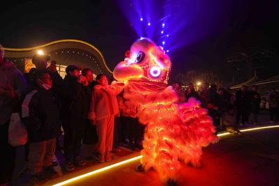 赛博国风耀新春，青岛东方伊甸园解锁夜游新体验