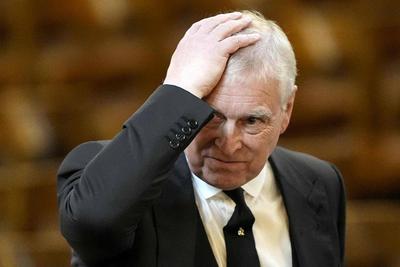 英国国王之弟安德鲁获释，乘车离开警局