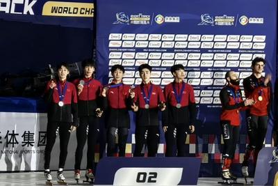中国男队短道速滑世锦赛5000米接力摘银