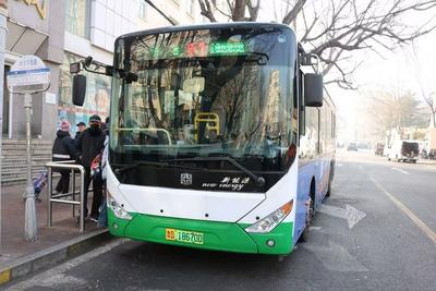 2025年青岛公交客流线路TOP10榜单出炉，第一名“实至名归”！