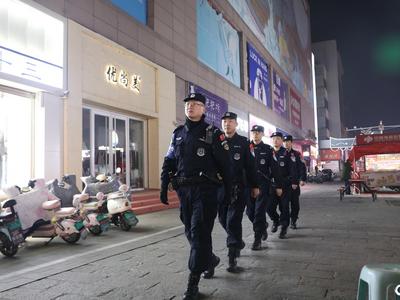 面对失控伤人牲畜，他们果断出击！这支特警队伍用铁肩扛起平安重担