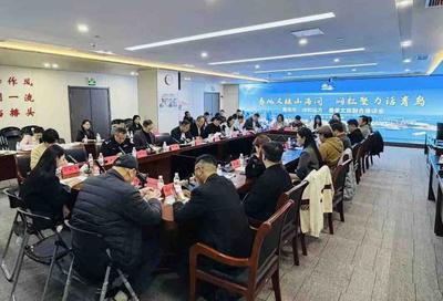 让网络“流量”变消费“留量” ，青岛举办“诗和远方”新媒体座谈会