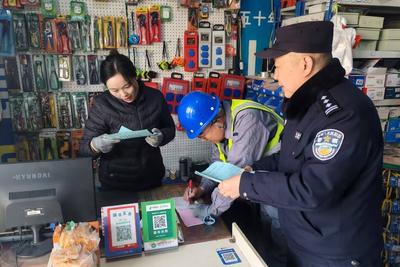 筑牢“防骗网” ！青岛公安拆解诈骗套路，将反诈知识送进企业和工地