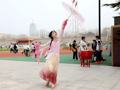 青岛二中分校举行花朝节主题活动