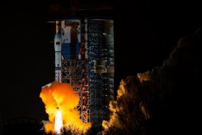 我国成功发射试验三十号卫星03、04星