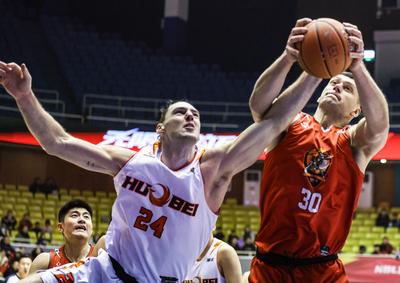 山东高速男篮官宣签下大中锋贝利·斯蒂尔