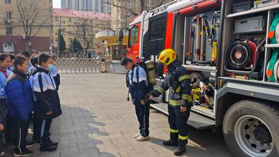 量身定制“开学第一课”！青岛“校园消防辅导员”带着“分龄教案”进校园