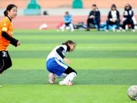 青岛市“市长杯”校园足球联赛激战正酣，小学男甲、女甲冠军组金牌产生