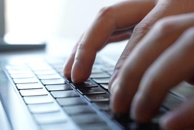 3·15晚会丨AI大模型遭“投毒”？给AI“洗脑”已成产业链