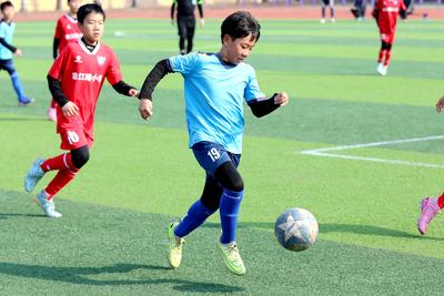 “市长杯”激战正酣！小学男子和女子甲组冠军组结束半决赛争夺