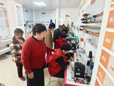 小針線里的大溫情——鳳凰山社區(qū)“縫紉隊(duì)”串起鄰里情