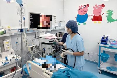 惊险，2岁儿童尖刺鱼骨卡食管！专家提醒→