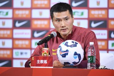 国足主教练邵佳一：中国足球要持续精进、保持专注