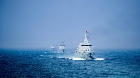 双“舰”合璧！万吨大驱安庆舰东莞舰最新训练画面