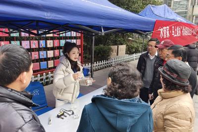 把窗口搬进社区，现场解决用水难题！青岛供水服务送到居民家门口