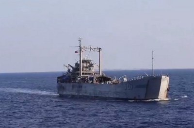 菲海军舰艇危险接近中方舰艇，南部战区发声！画面公布