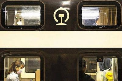 铁路通报“女子称月经弄脏卧铺床单让赔180元”