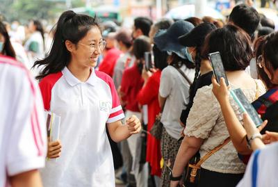 2026年全市初中毕业生约9.6万人，较去年增加约2800人