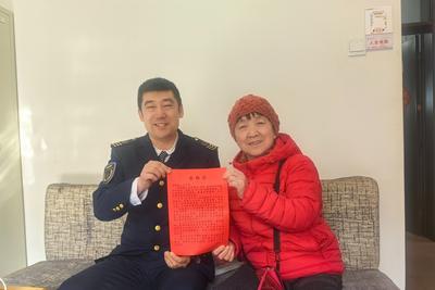 一句暖心叮嘱，老人专程致谢！青岛巴士驾驶员热情服务获表扬信