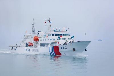 我国北方海区最大海事巡逻船“海巡11”轮在烟台海域开展巡航执法