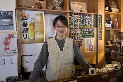 在精酿杯里搞学术：青岛学术酒吧不卖“嗨”卖“嗨聊”