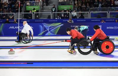 历史首金！轮椅冰壶混双“姐弟”组合的突破之旅