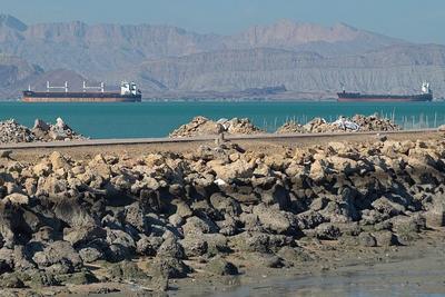 伊朗武装部队称正在霍尔木兹海峡采取重大行动
