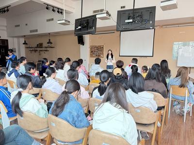 嶗山區(qū)社會(huì)工作和志愿服務(wù)聯(lián)合會(huì)組織開(kāi)展“童伴牽手計(jì)劃”結(jié)對(duì)見(jiàn)面會(huì)暨海大研學(xué)活動(dòng)