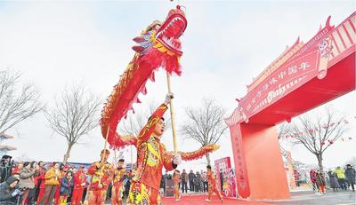 两会热评丨线下消费“逆袭”，背后趋势何在？