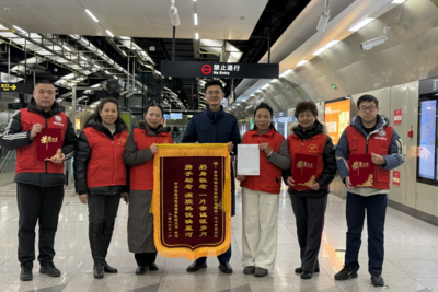 为了让社区高龄老人吃上热乎饭，青岛这支志愿服务队5年奔走1000公里