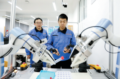 青岛：工业场景进课堂，学生“陪练”机器人