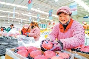 外国网友留言追问：中国苹果为什么又多又好吃？