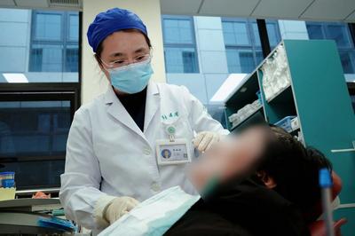 注射肉毒素后女青年中毒，多亏青岛“较真”医生及时发现